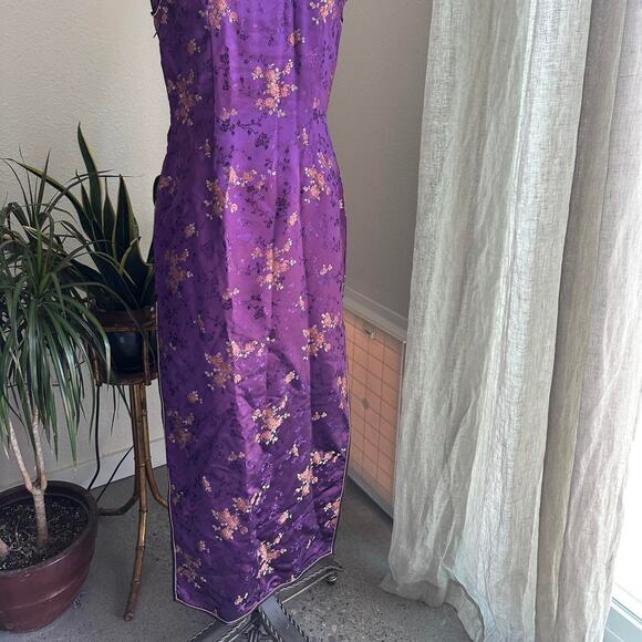Shanghai China Women’s Medium Cheongsam Purple Floral Dress Satin Brocade - Picture 4 of 4